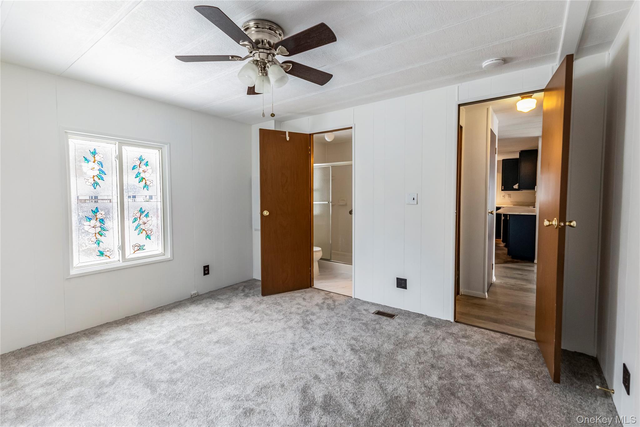 #8 photo, 525 Riverleigh Avenue, מחוז סאפוק Riverhead , NY 11901