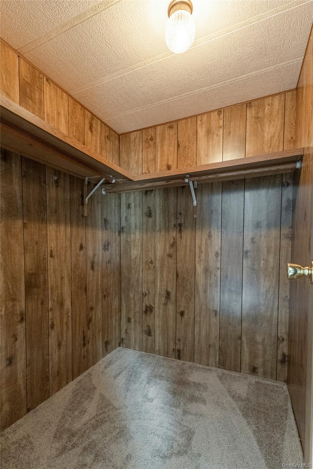 #9 photo, 525 Riverleigh Avenue, מחוז סאפוק Riverhead , NY 11901