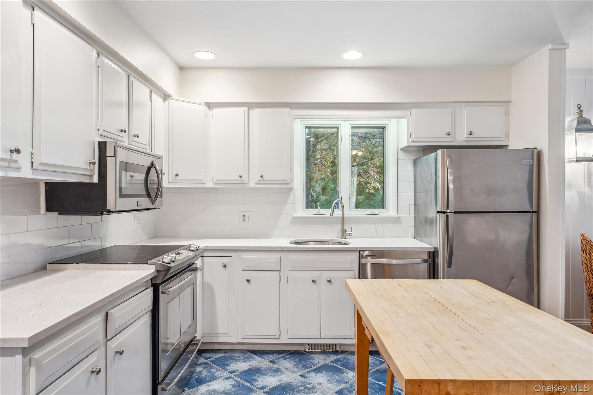 #10 photo, 73 Beach Road, Westhampton Beach , NY 11978