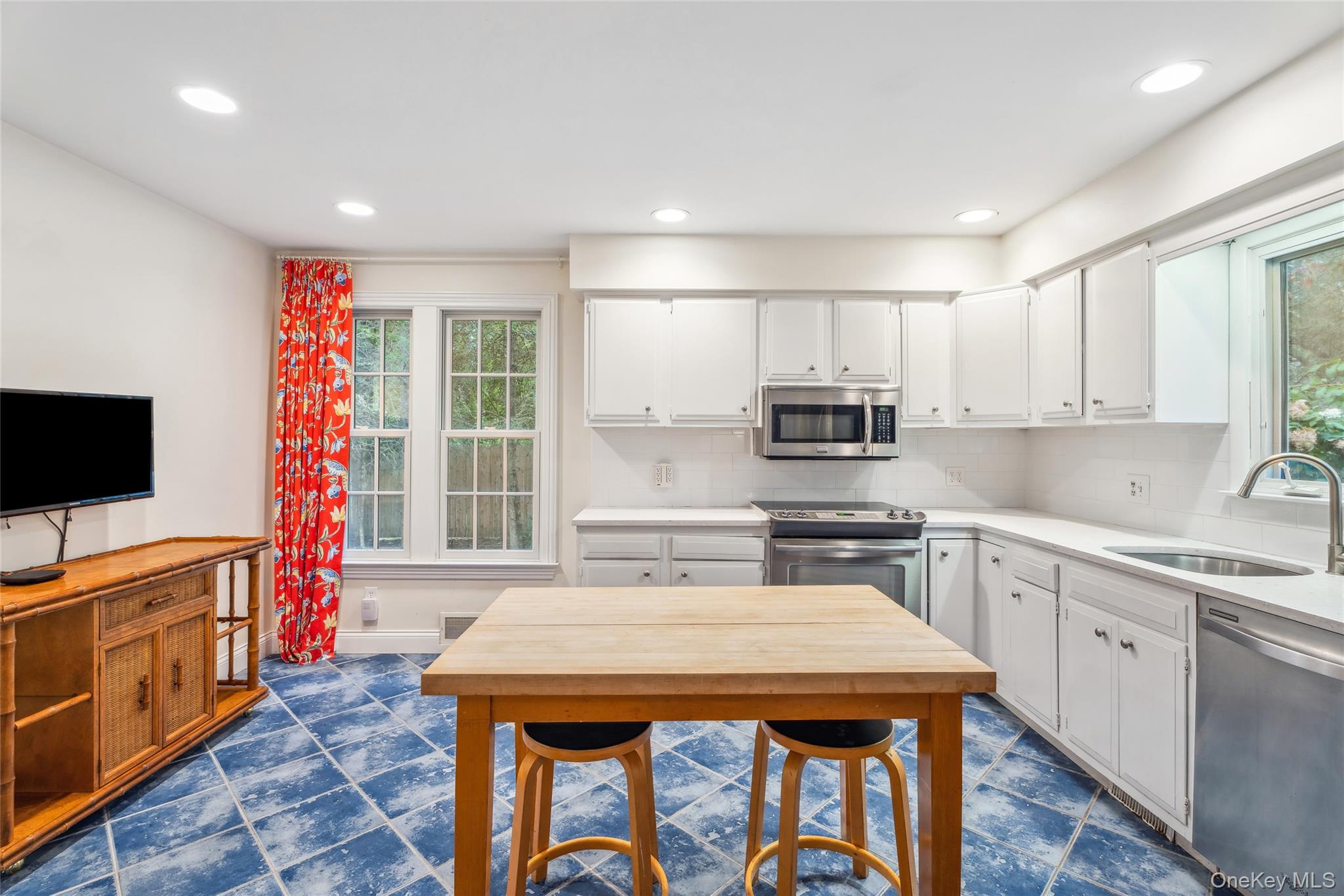 #8 photo, 73 Beach Road, Westhampton Beach , NY 11978