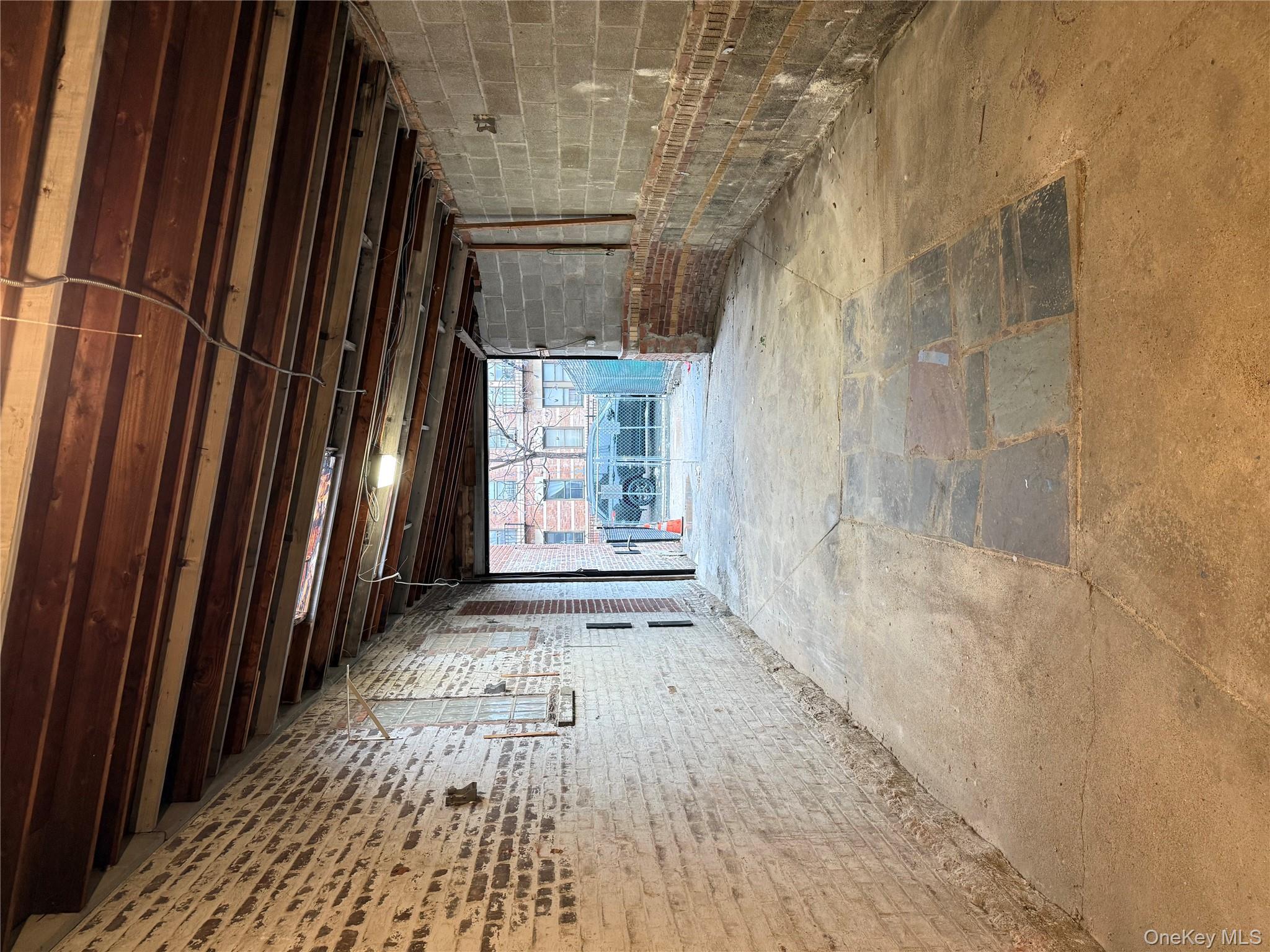 #5 photo, 40-18 25 Avenue, कुईंस Astoria , NY 11103