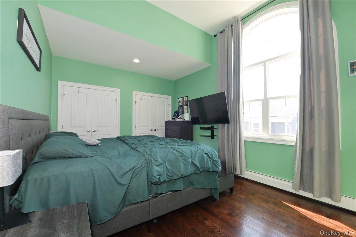 #14 photo, 556 Park Avenue, West Hempstead , NY 11552