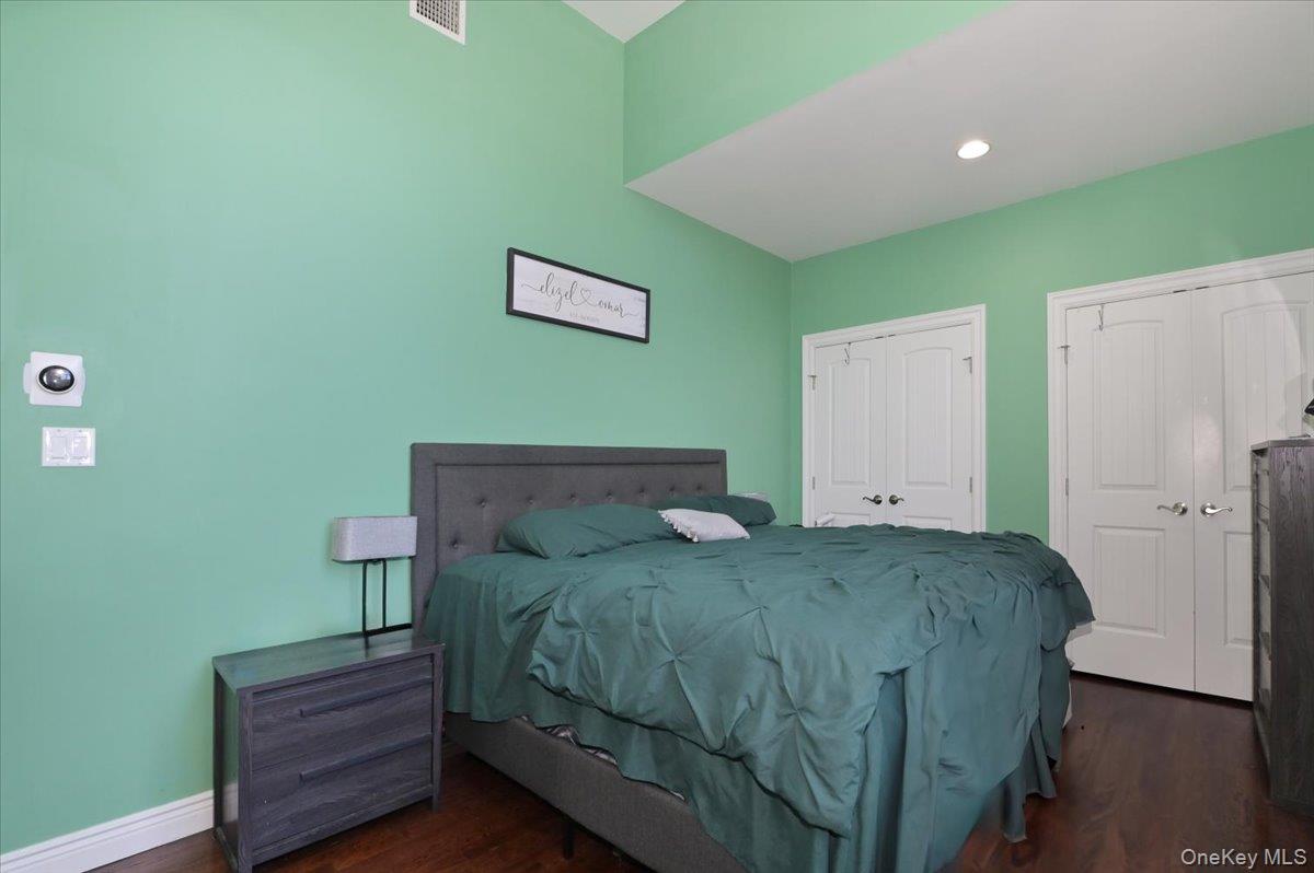 #15 photo, 556 Park Avenue, West Hempstead , NY 11552