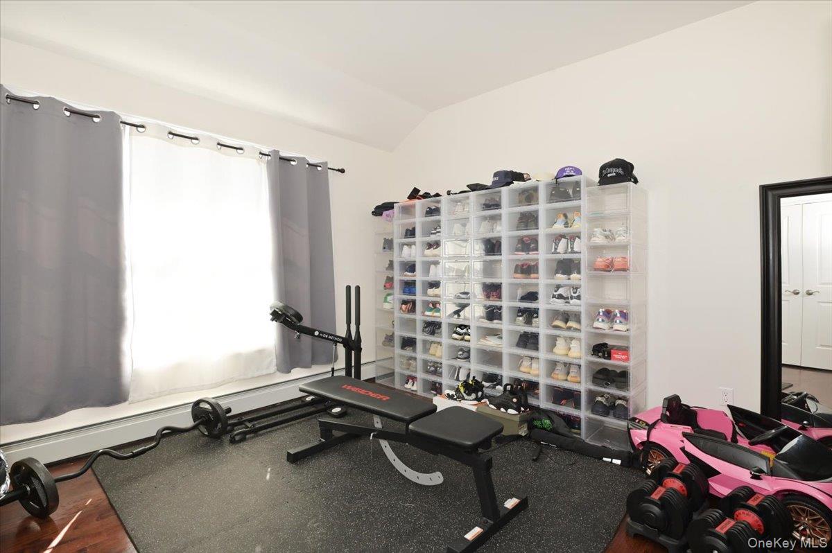 #18 photo, 556 Park Avenue, West Hempstead , NY 11552