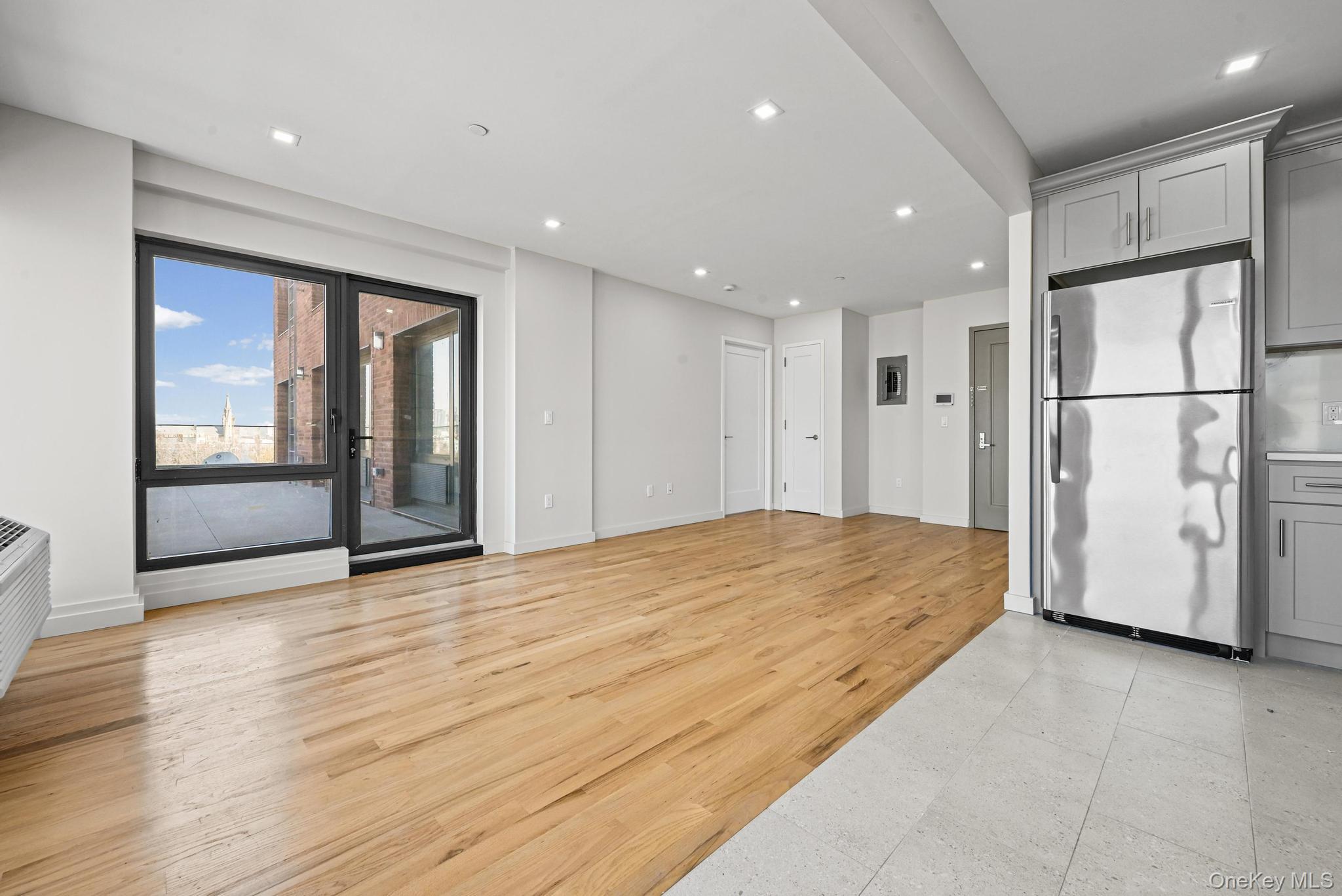 #15 photo, 444 Graham Avenue, Brooklyn , NY 11211