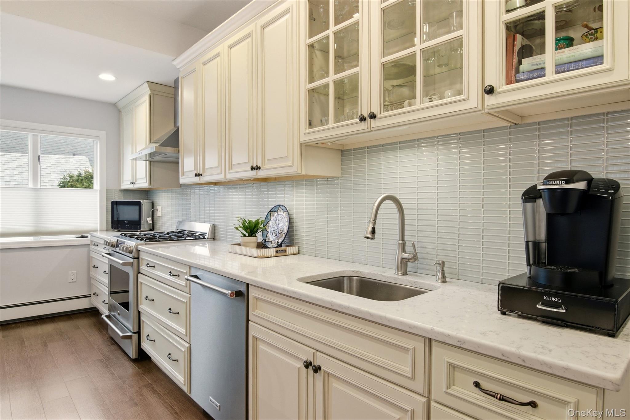 #13 photo, 17 Park Place, নাসাউ কাউন্টি Floral Park , NY 11001