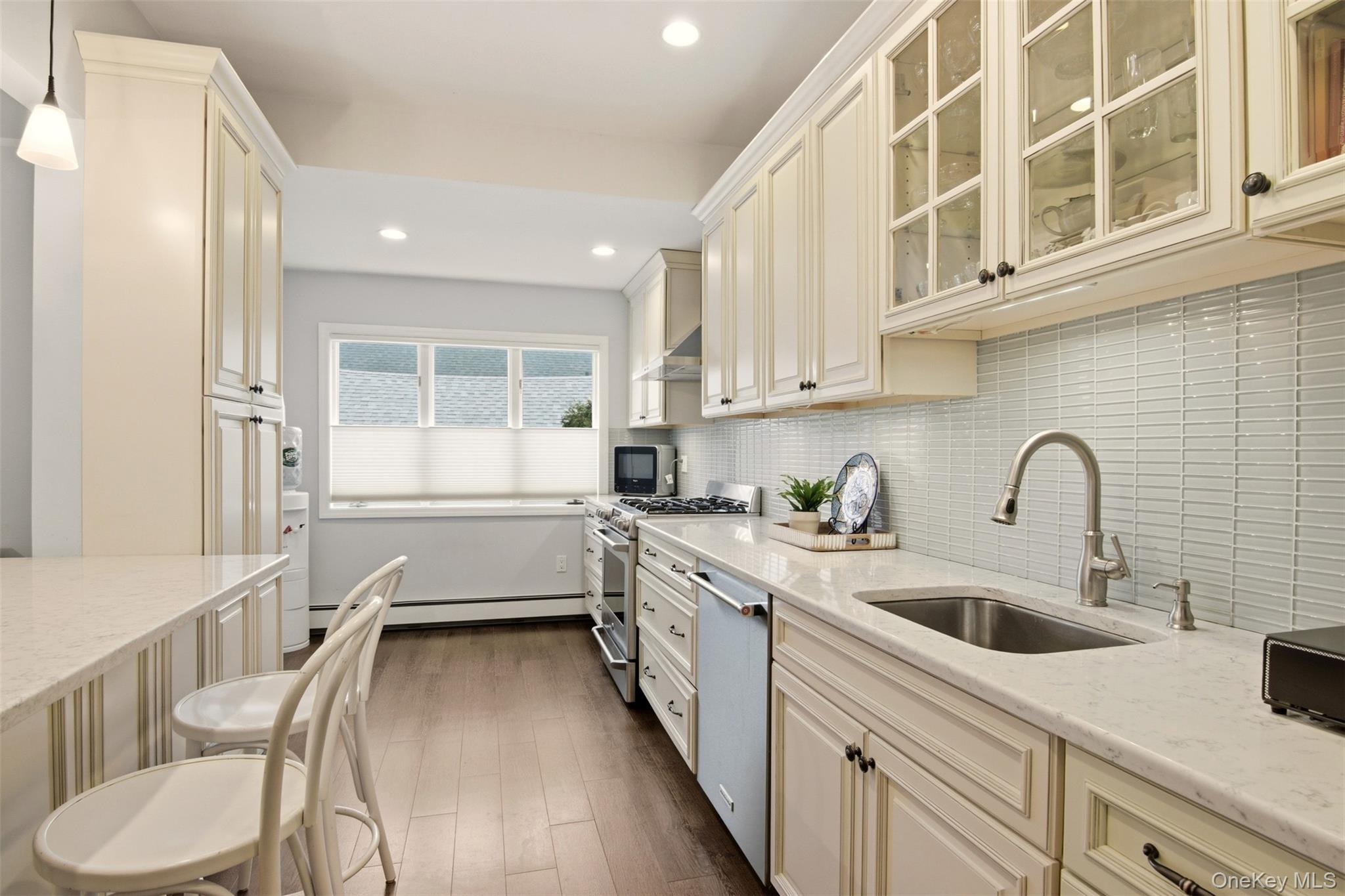 #15 photo, 17 Park Place, নাসাউ কাউন্টি Floral Park , NY 11001