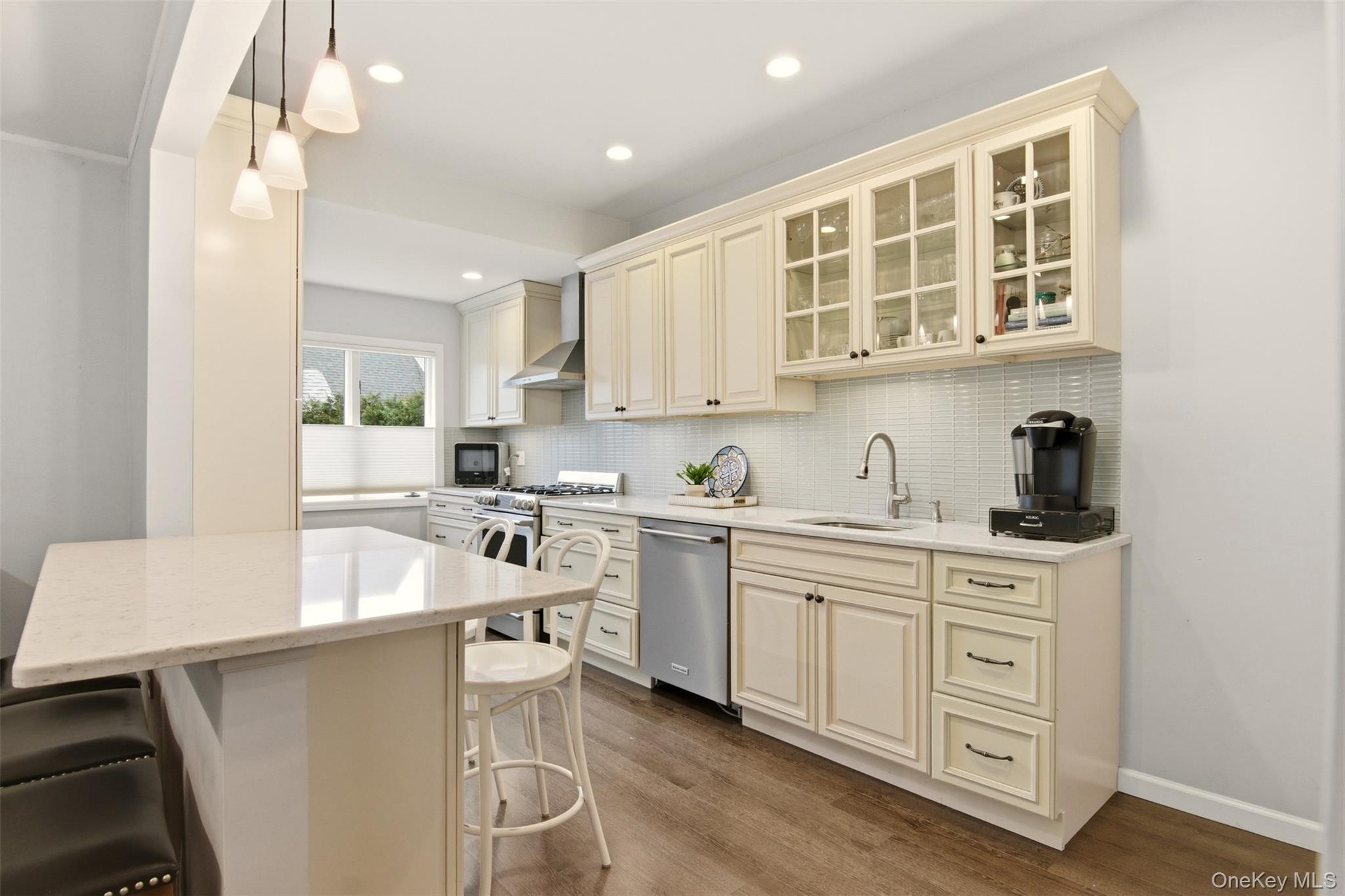 #16 photo, 17 Park Place, নাসাউ কাউন্টি Floral Park , NY 11001