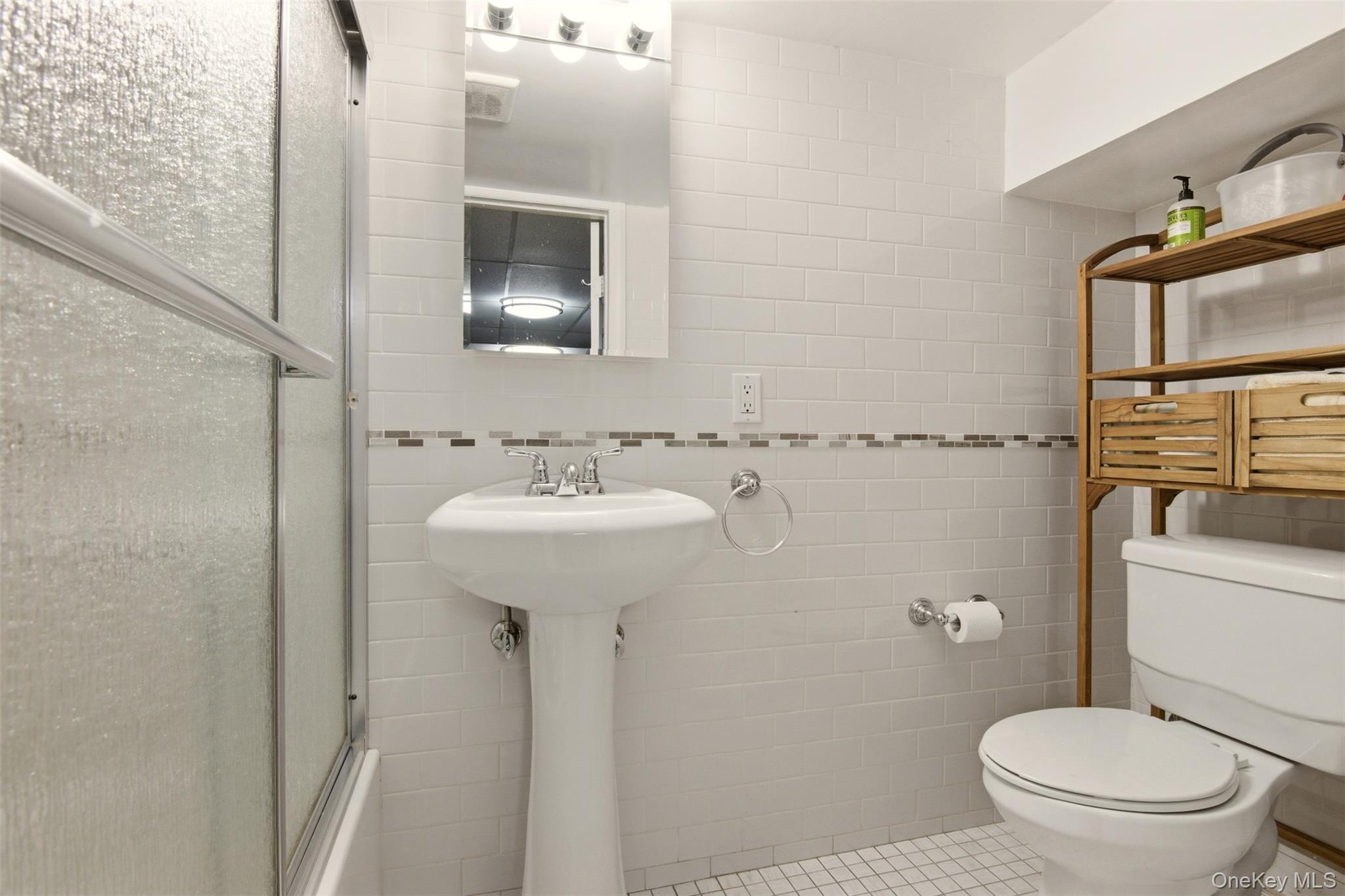 #19 photo, 17 Park Place, নাসাউ কাউন্টি Floral Park , NY 11001