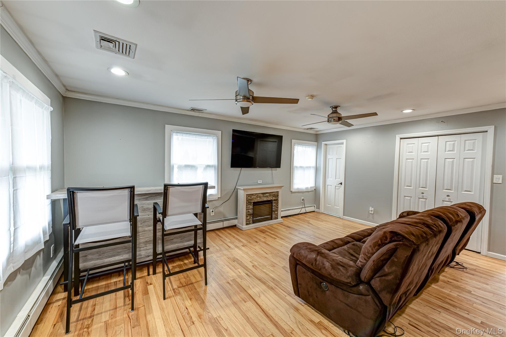 #6 photo, 19 Fairview Place, Hauppauge , NY 11788