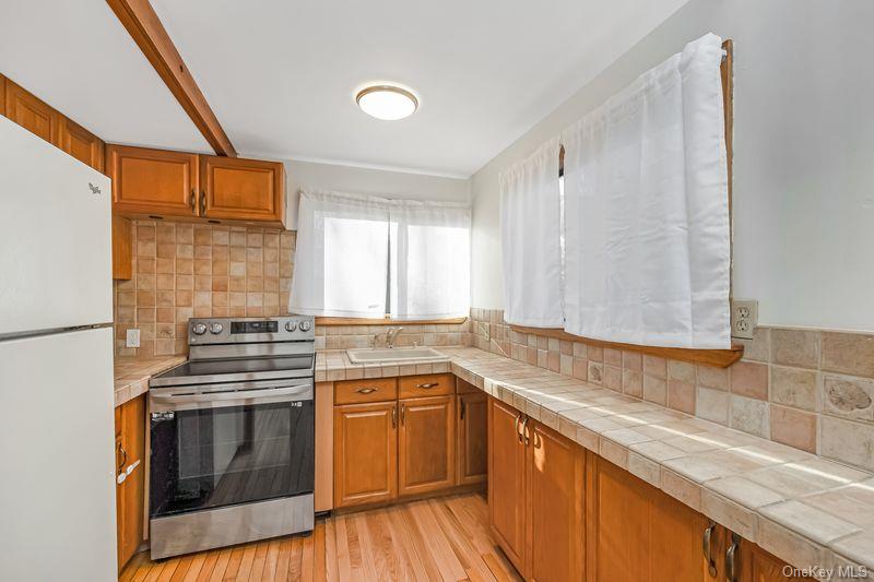 #16 photo, 356 Oakleigh Avenue, Calverton , NY 11933