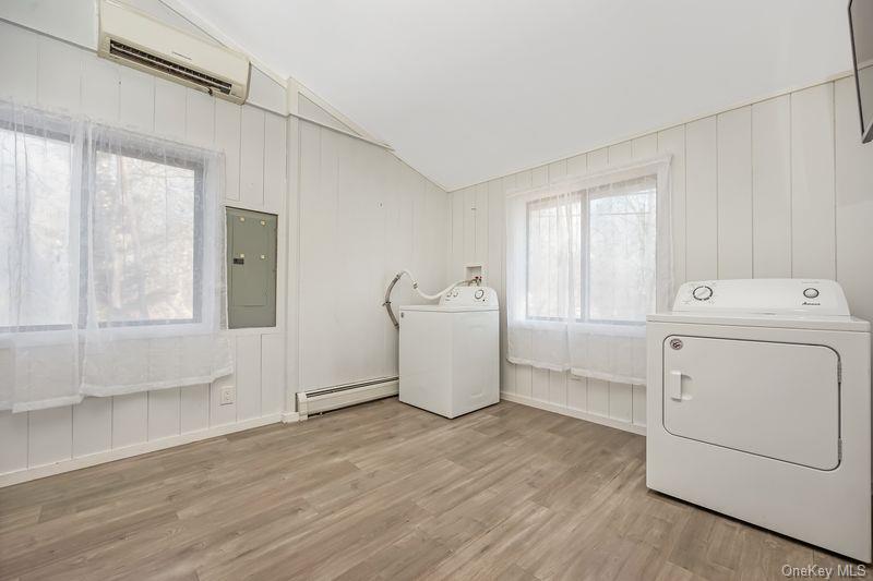 #17 photo, 356 Oakleigh Avenue, Calverton , NY 11933