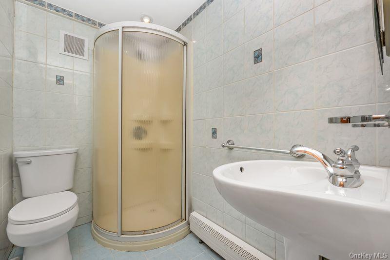 #19 photo, 356 Oakleigh Avenue, Calverton , NY 11933