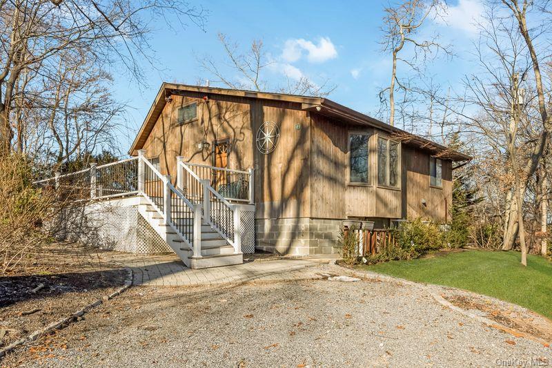 #2 photo, 356 Oakleigh Avenue, Calverton , NY 11933