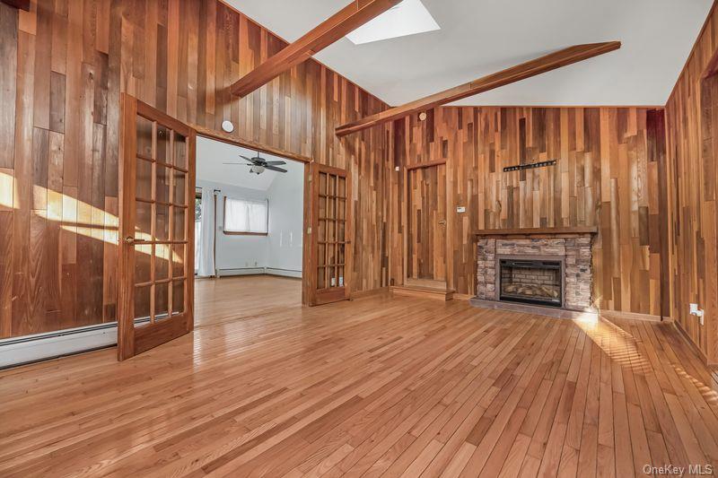 #6 photo, 356 Oakleigh Avenue, Calverton , NY 11933