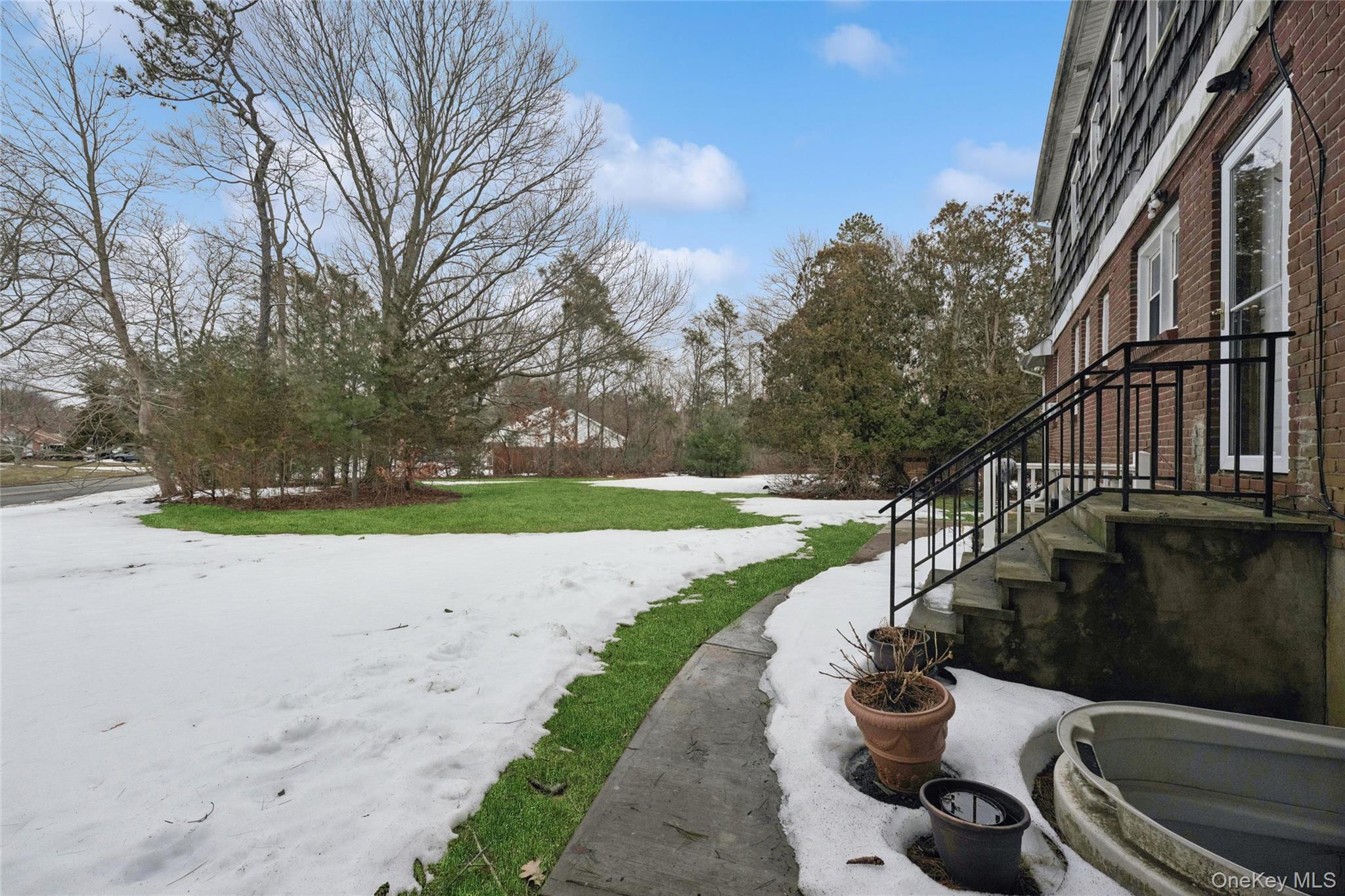 #1 photo, 5 Wedgewood Drive, מחוז סאפוק Coram , NY 11727