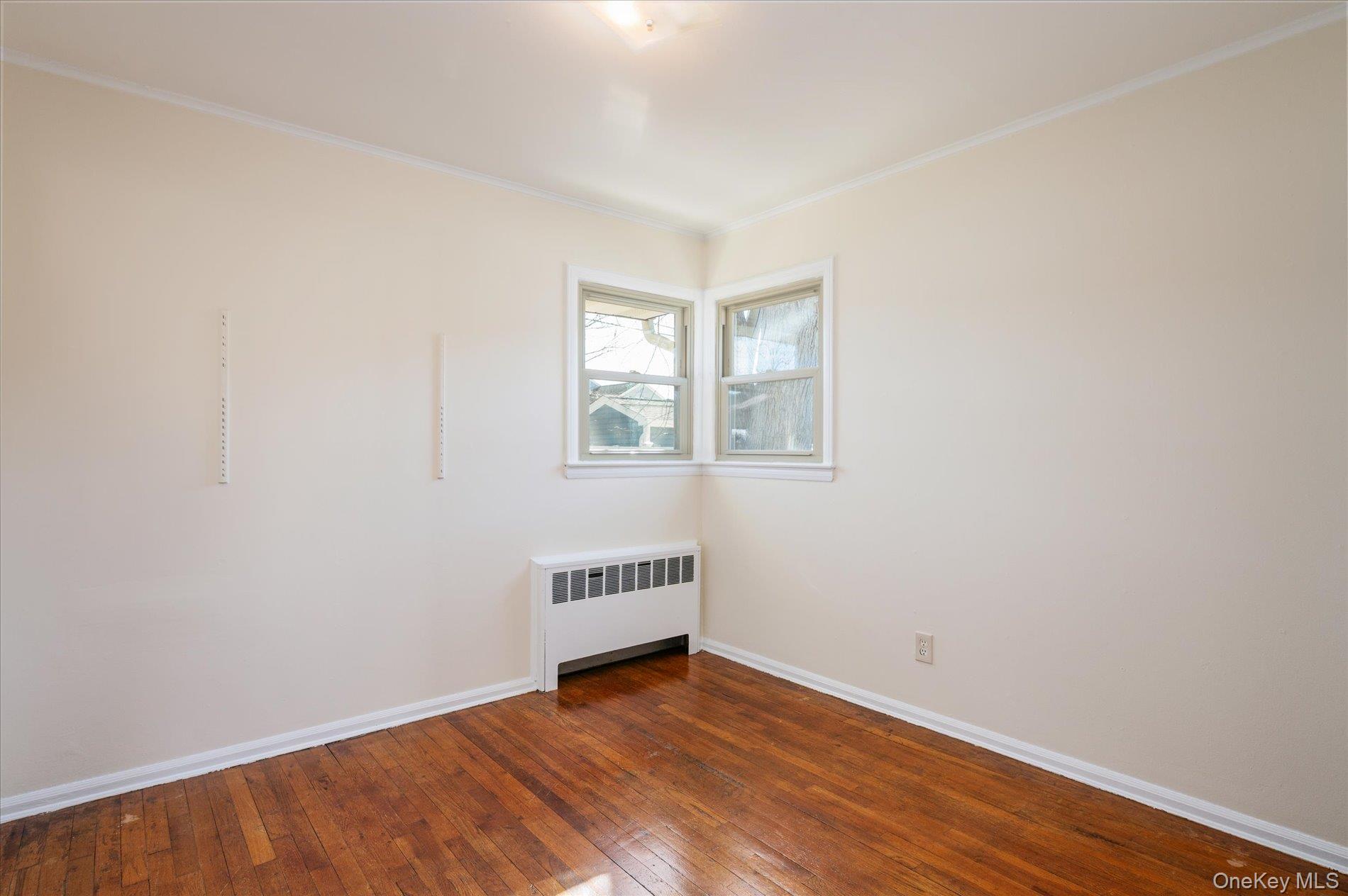 #13 photo, 16 Seneca Drive, नासाउ काउंटी Massapequa , NY 11758