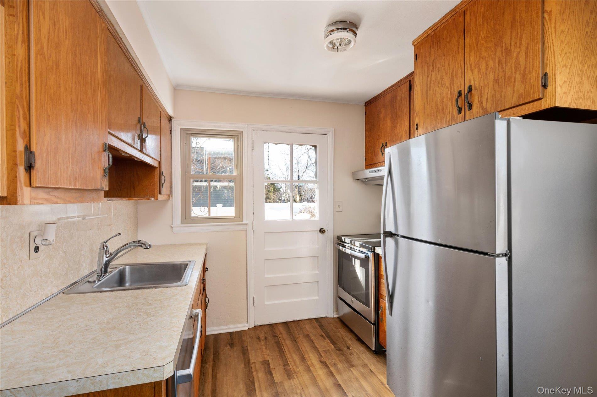 #9 photo, 16 Seneca Drive, नासाउ काउंटी Massapequa , NY 11758