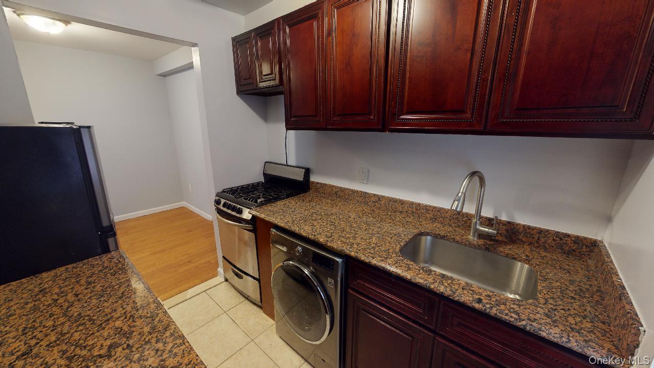 #11 photo, 110-19 72nd Road, कुईंस Forest Hills , NY 11375