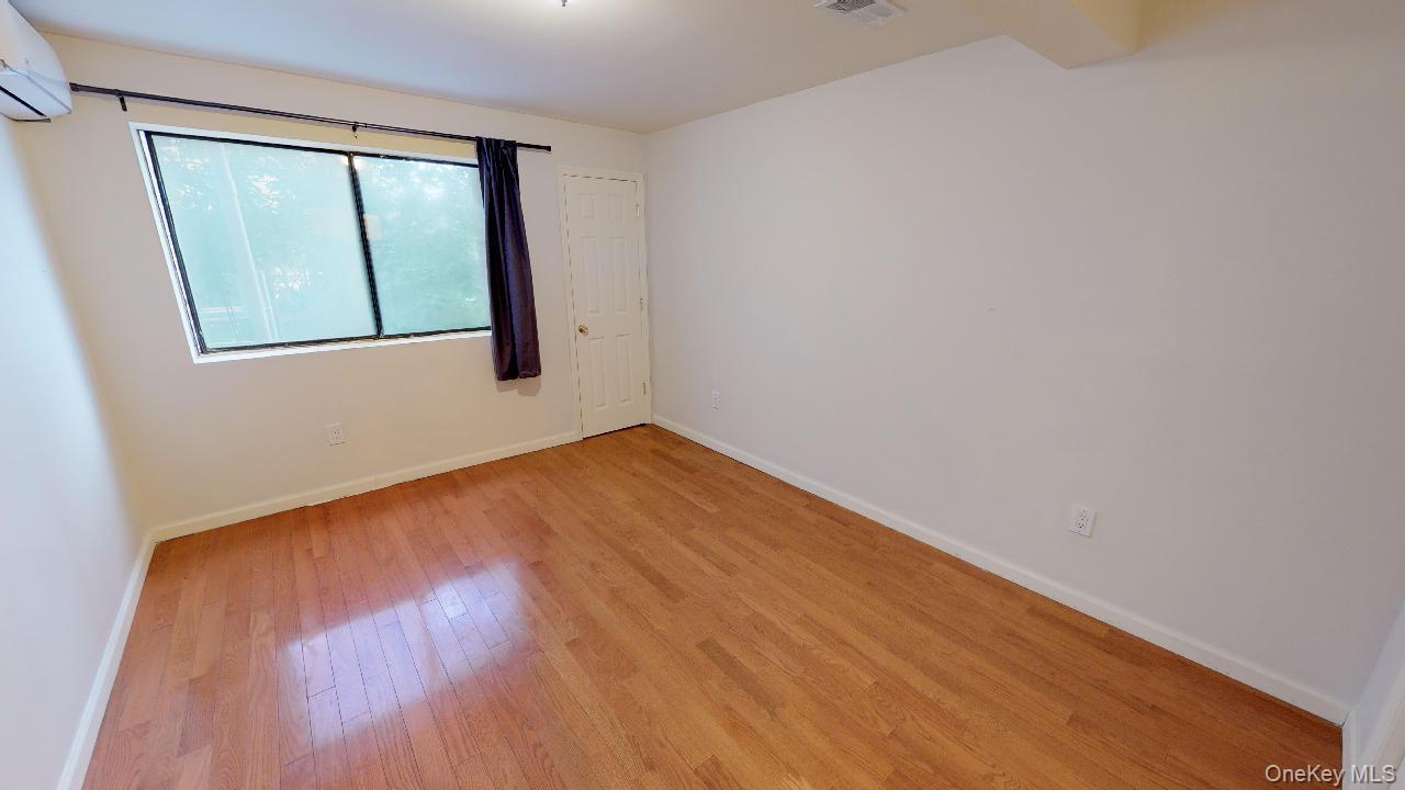 #13 photo, 110-19 72nd Road, कुईंस Forest Hills , NY 11375