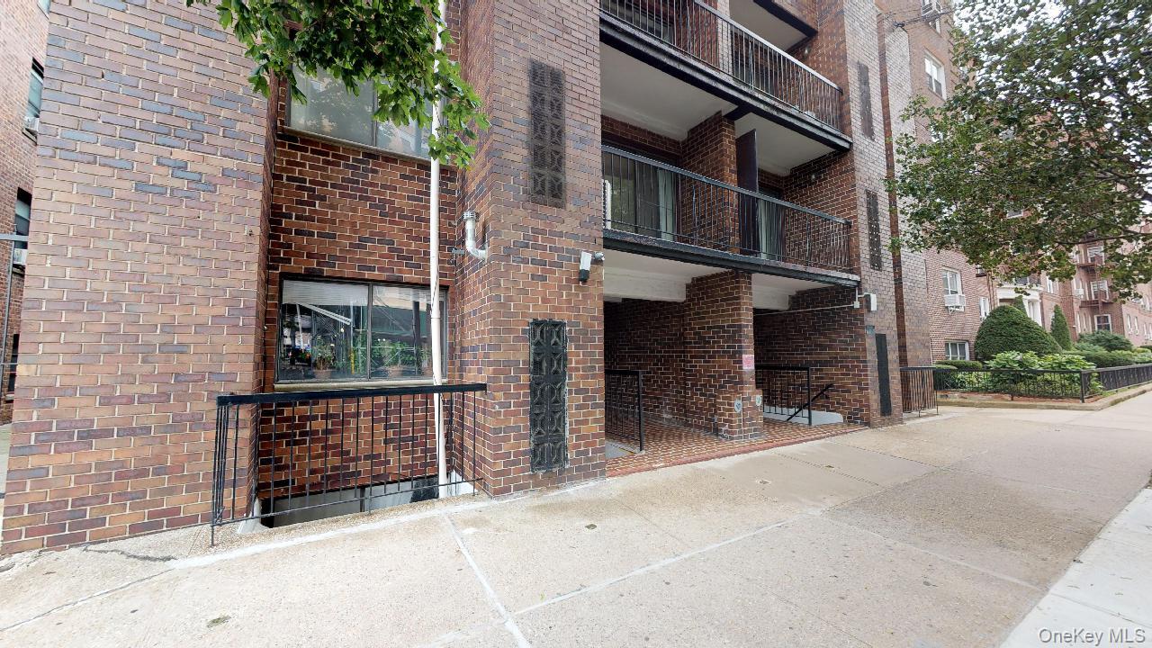 #20 photo, 110-19 72nd Road, कुईंस Forest Hills , NY 11375