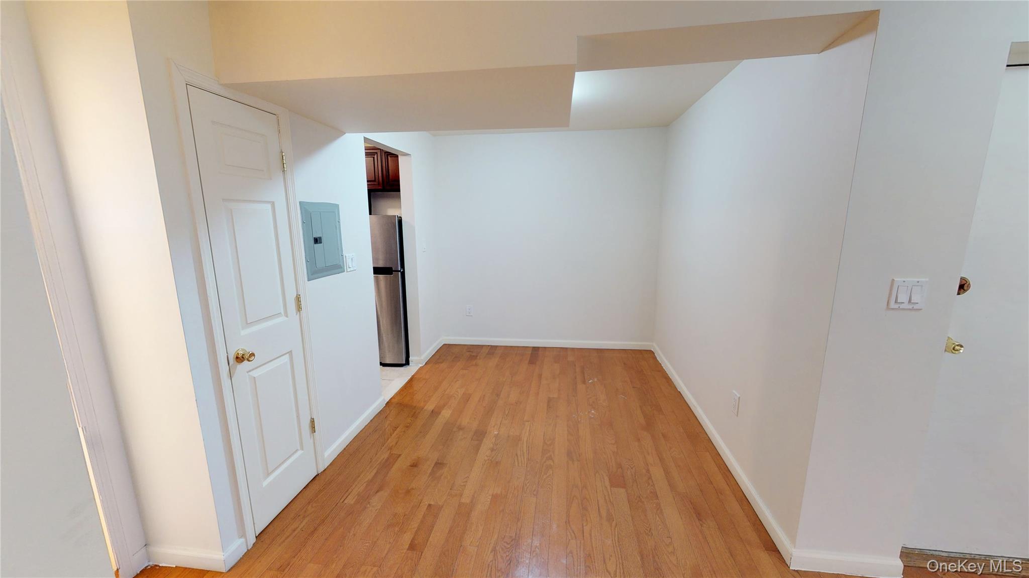 #8 photo, 110-19 72nd Road, कुईंस Forest Hills , NY 11375