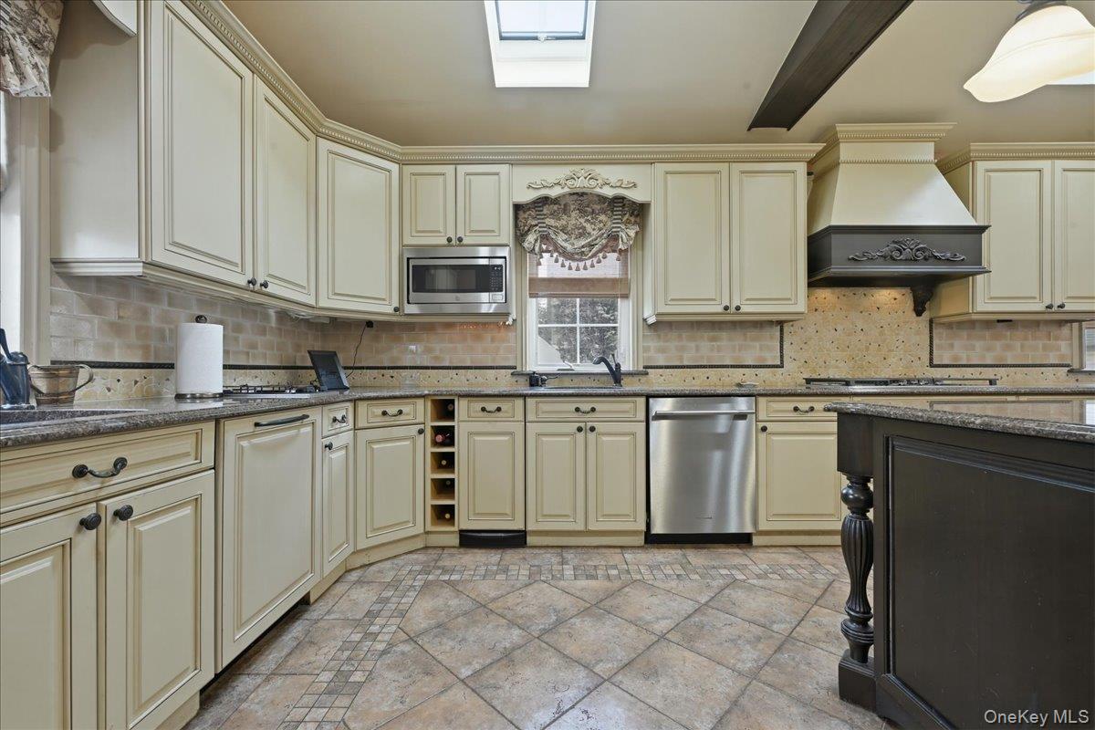 #10 photo, 227 Colony Street, West Hempstead , NY 11552