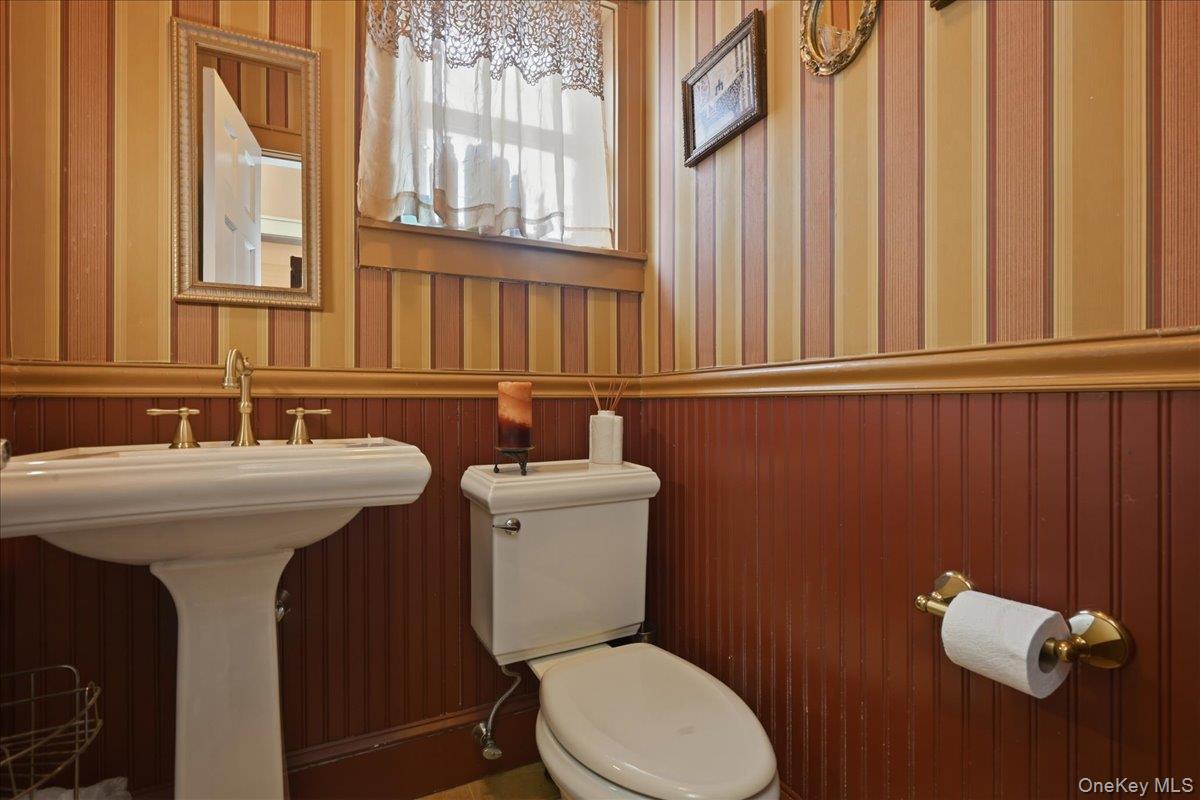 #8 photo, 227 Colony Street, West Hempstead , NY 11552