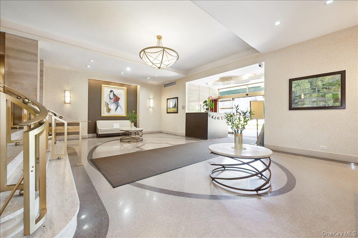 #4 photo, 110-45 Queens, कुईंस Forest Hills , NY 11375