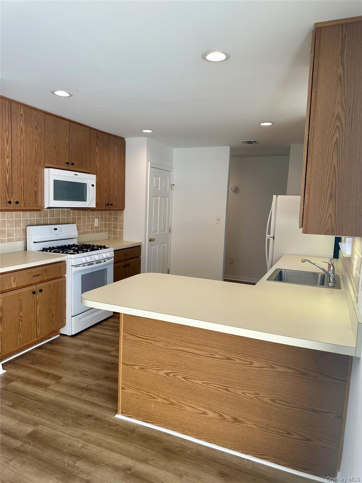 #11 photo, 1403 Pebble Beach Path, מחוז סאפוק Riverhead , NY 11901