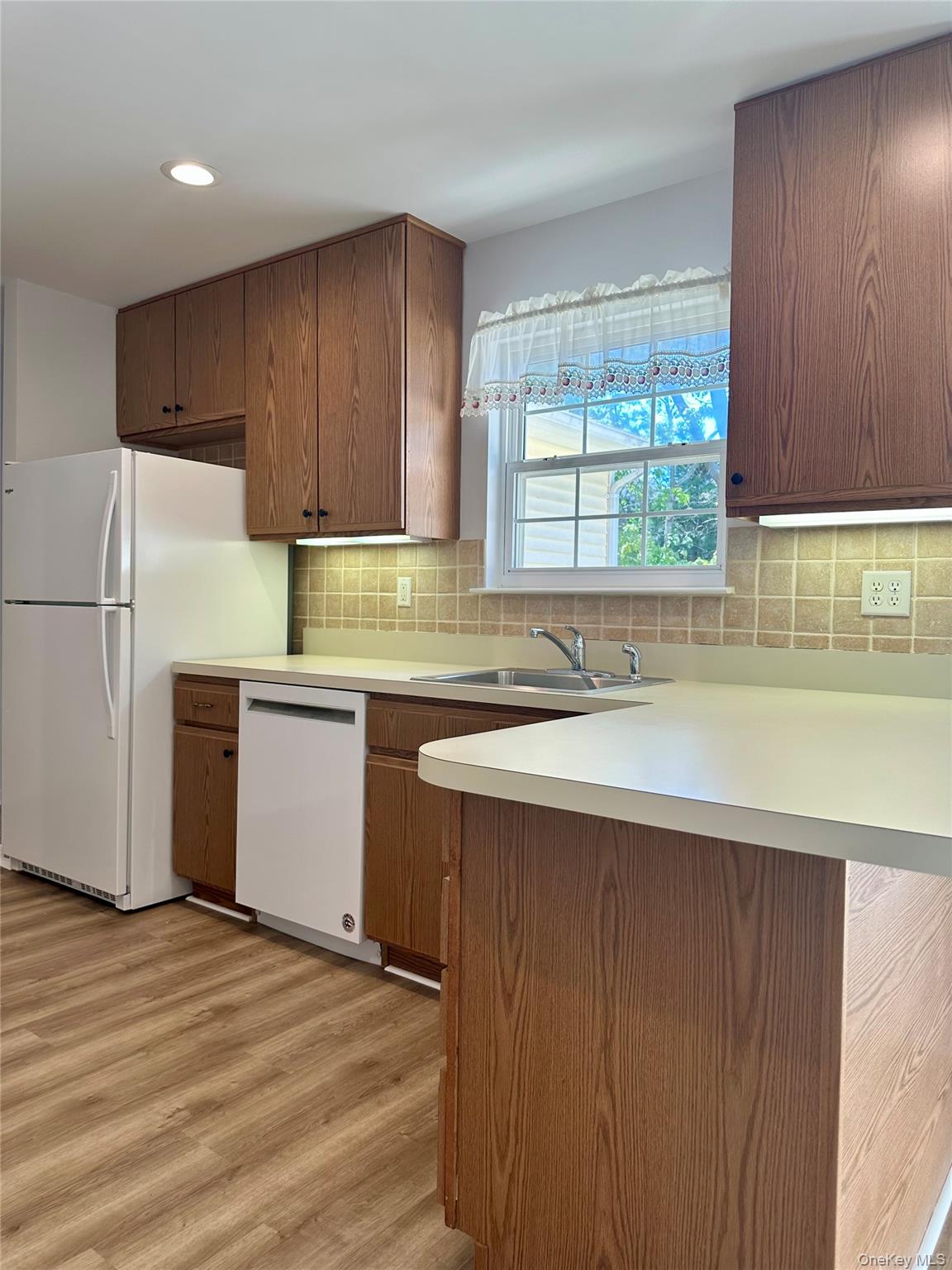 #12 photo, 1403 Pebble Beach Path, מחוז סאפוק Riverhead , NY 11901