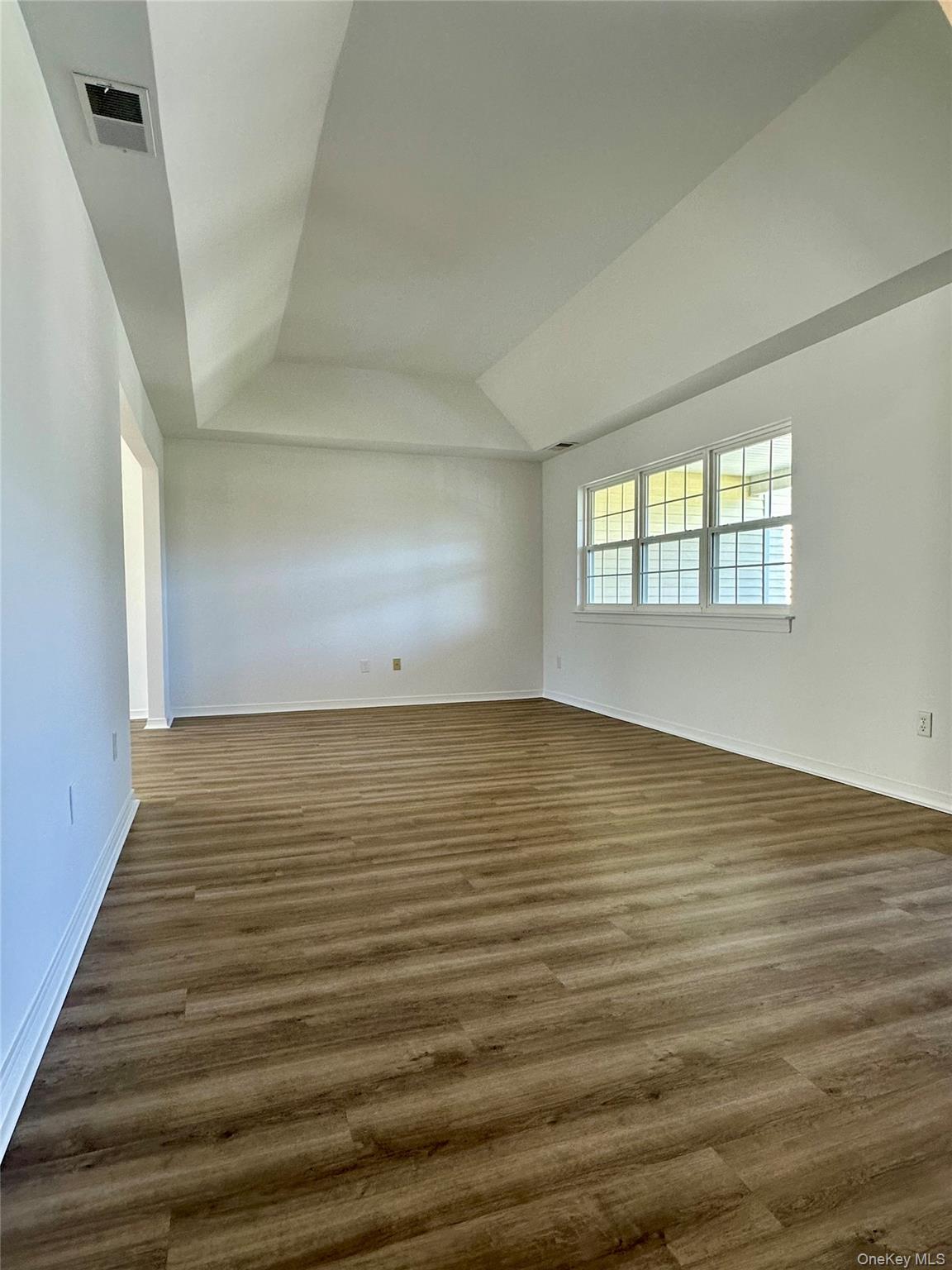 #6 photo, 1403 Pebble Beach Path, מחוז סאפוק Riverhead , NY 11901