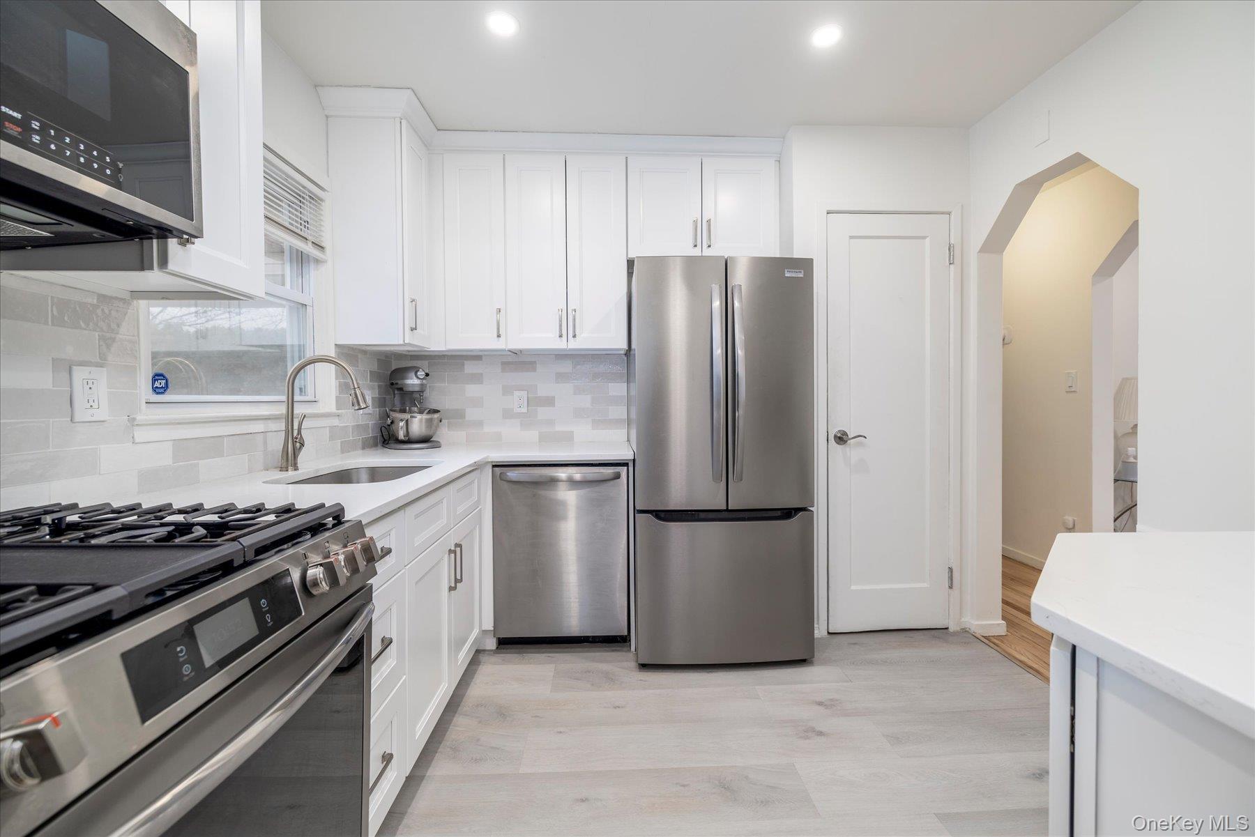 #6 photo, 108 Ambrose Avenue, Malverne , NY 11565