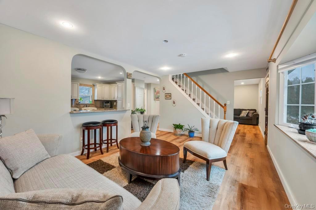 #2 photo, 159 Dawn Drive, מחוז סאפוק Centereach , NY 11720