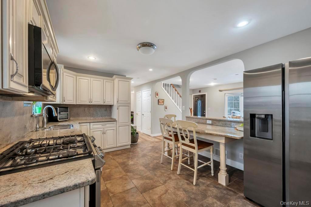 #9 photo, 159 Dawn Drive, מחוז סאפוק Centereach , NY 11720