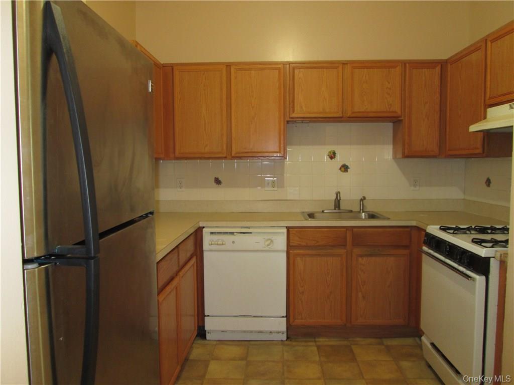 #6 photo, 75 Pipetown Hill Road, Nanuet , NY 10954