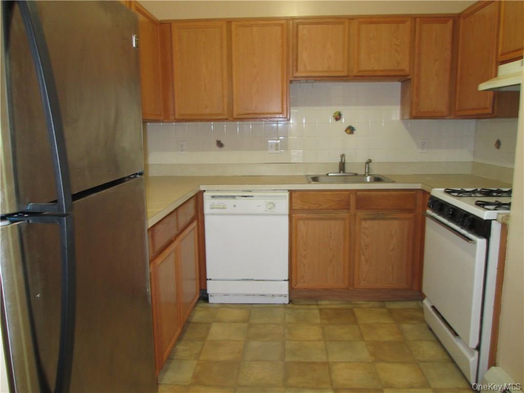 #7 photo, 75 Pipetown Hill Road, Nanuet , NY 10954