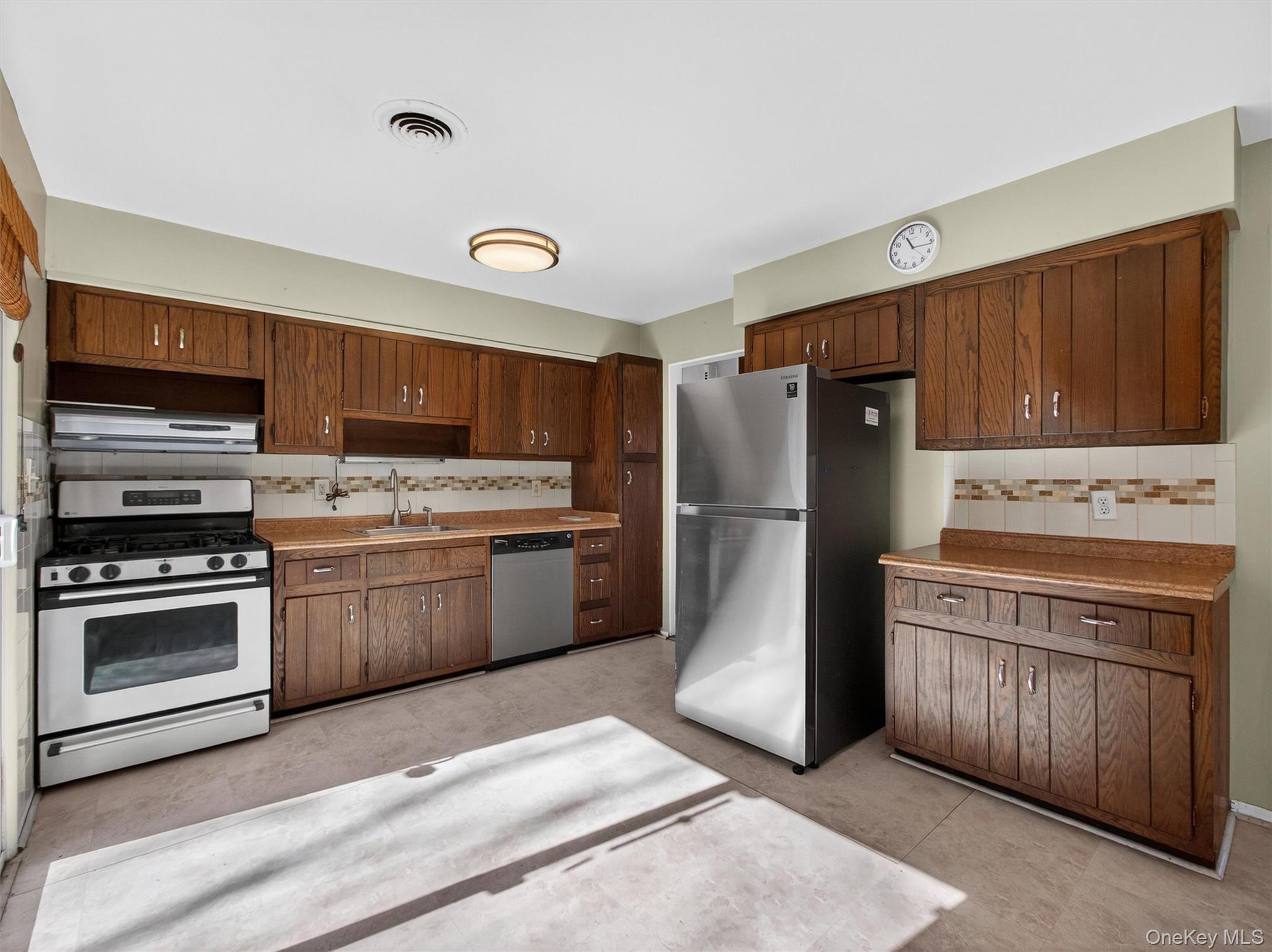 #11 photo, 82 Lincoln Street, Sloatsburg , NY 10974