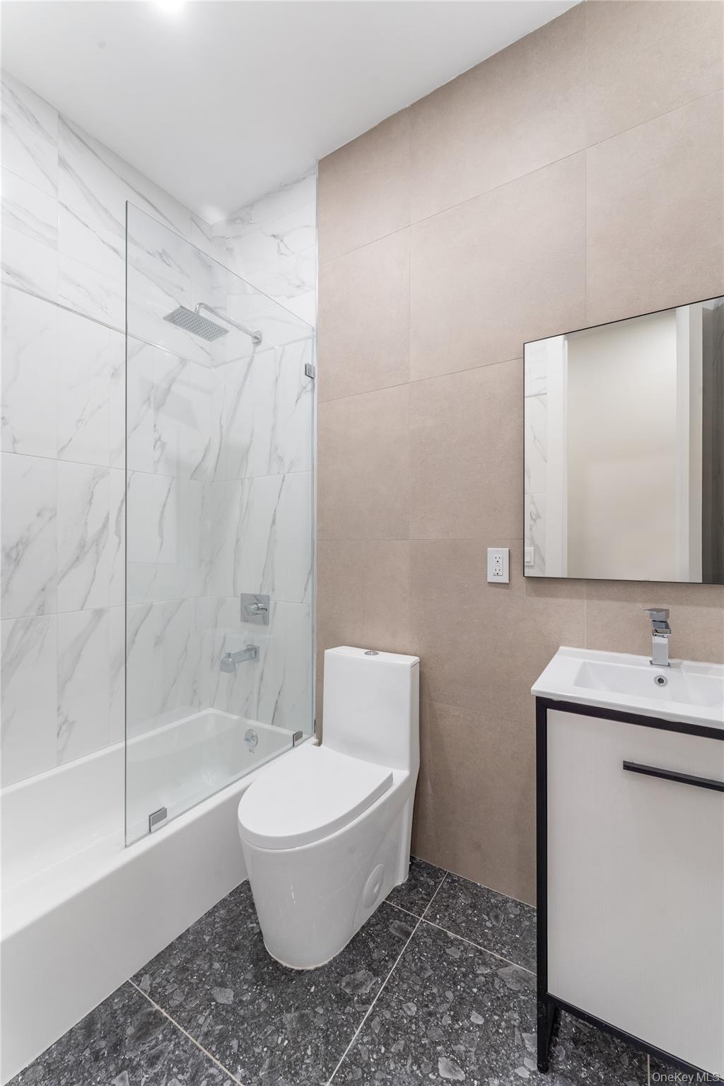 #10 photo, 42 Driggs Avenue, ब्रुकलीन Brooklyn , NY 11222