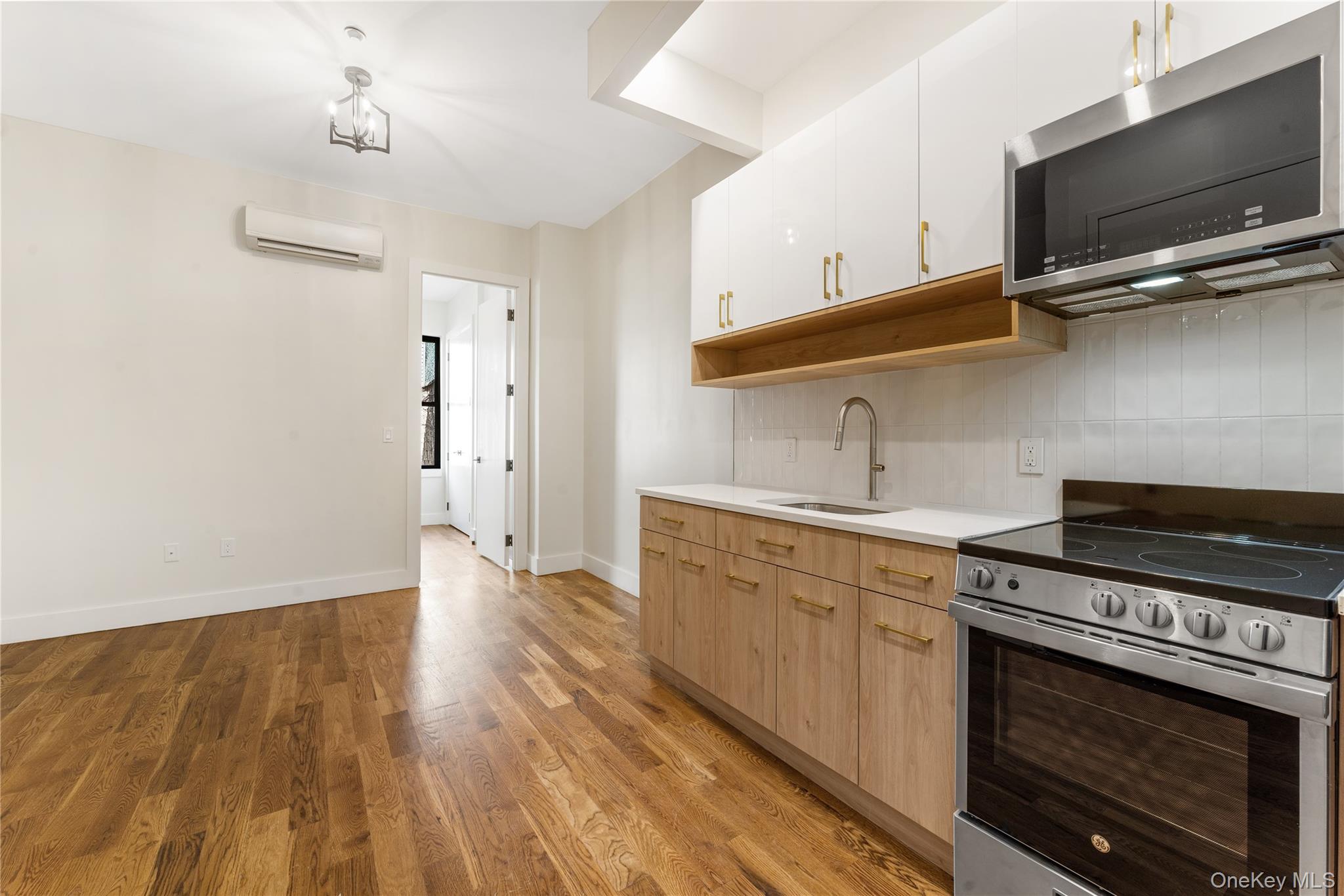 #3 photo, 42 Driggs Avenue, ब्रुकलीन Brooklyn , NY 11222