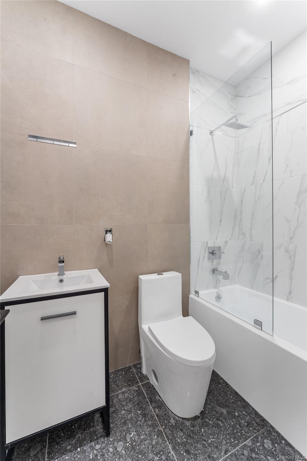 #6 photo, 42 Driggs Avenue, ब्रुकलीन Brooklyn , NY 11222