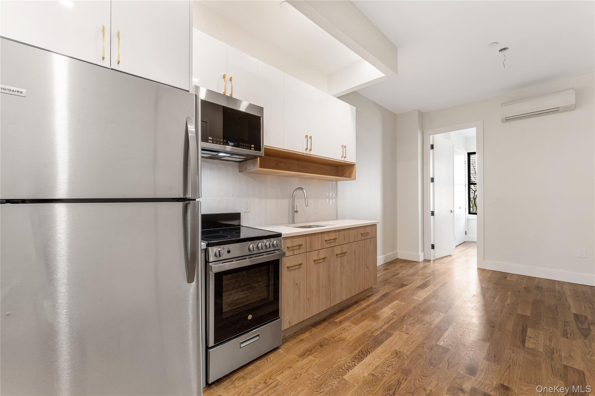 #7 photo, 42 Driggs Avenue, ब्रुकलीन Brooklyn , NY 11222