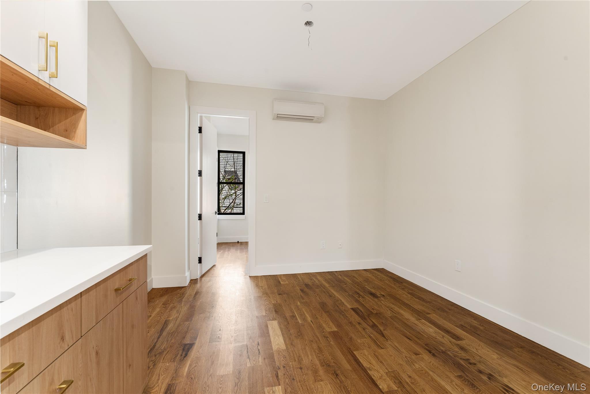 #8 photo, 42 Driggs Avenue, ब्रुकलीन Brooklyn , NY 11222