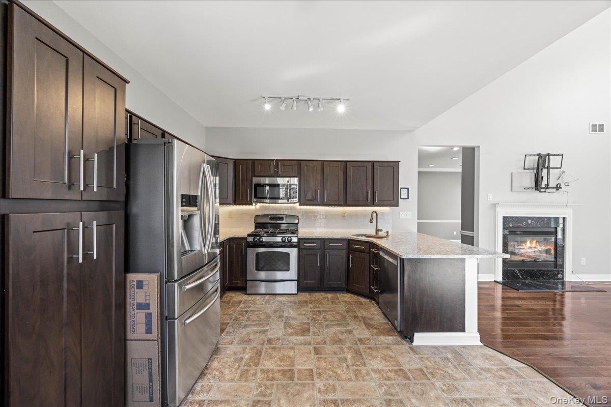 #18 photo, 192 Benefield Boulevard, 紐約州 Peekskill , NY 10566