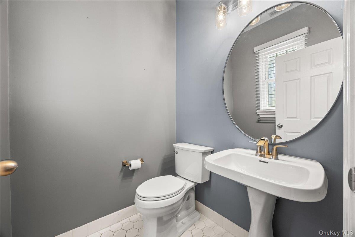 #8 photo, 192 Benefield Boulevard, 紐約州 Peekskill , NY 10566