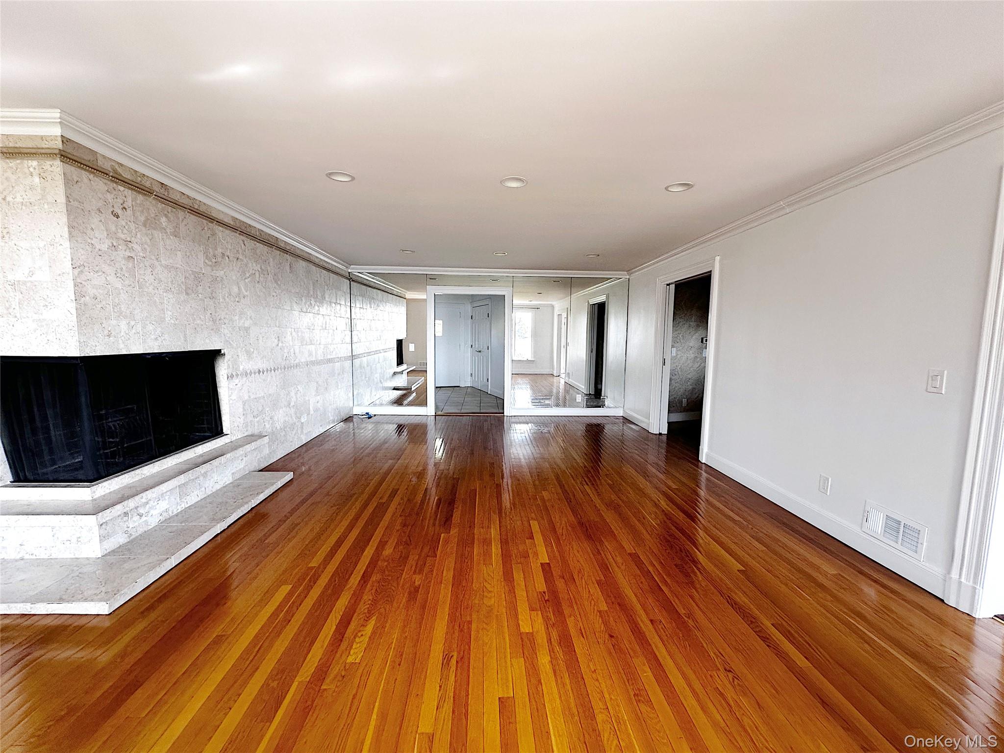 #12 photo, 1090 Bayhead Drive, Mamaroneck , NY 10543