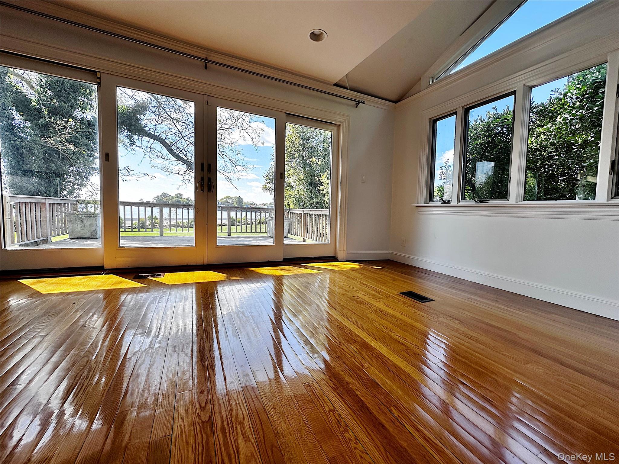 #9 photo, 1090 Bayhead Drive, Mamaroneck , NY 10543