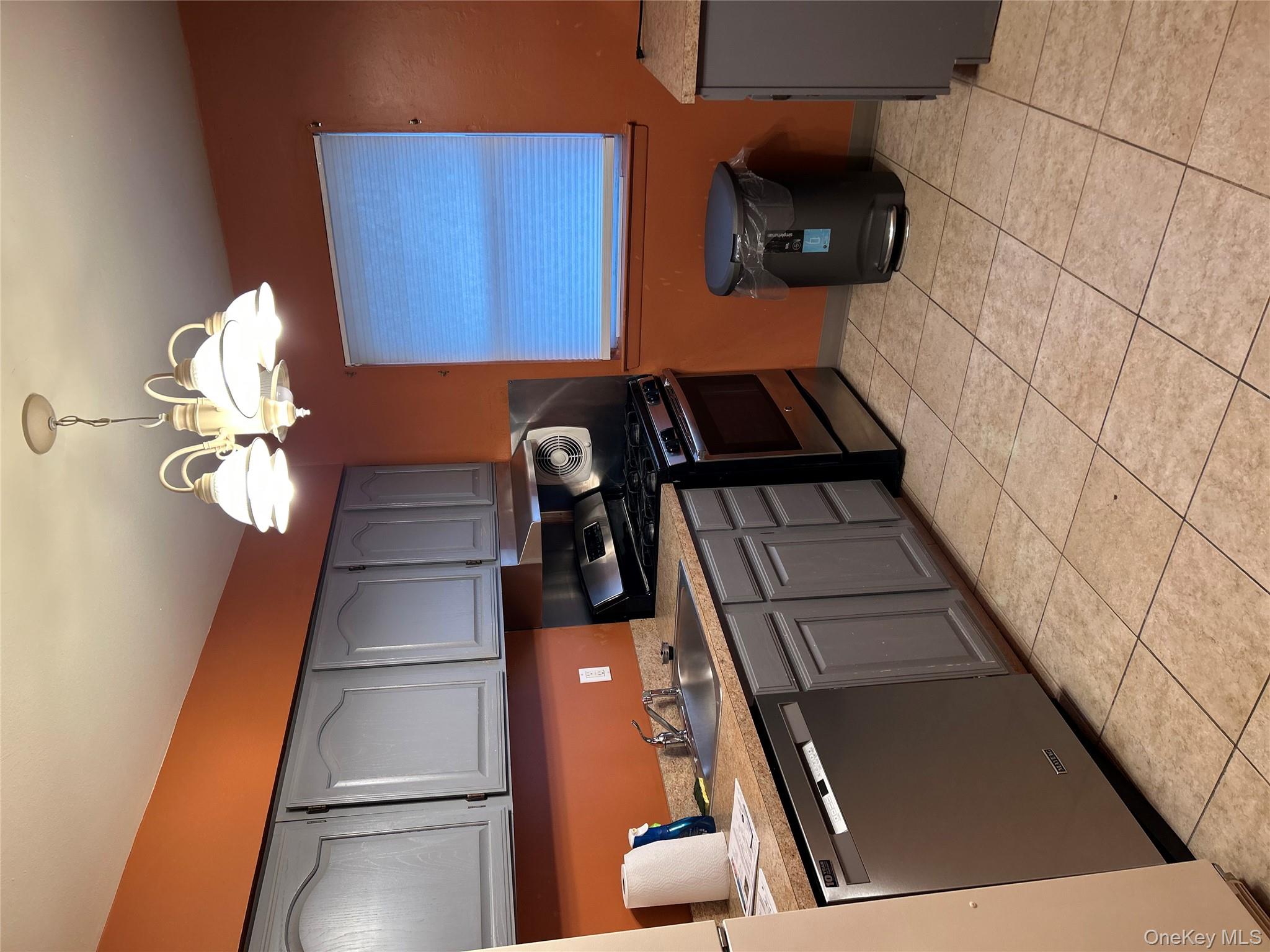 #4 photo, 140 Meyer Oval, Pearl River , NY 10965