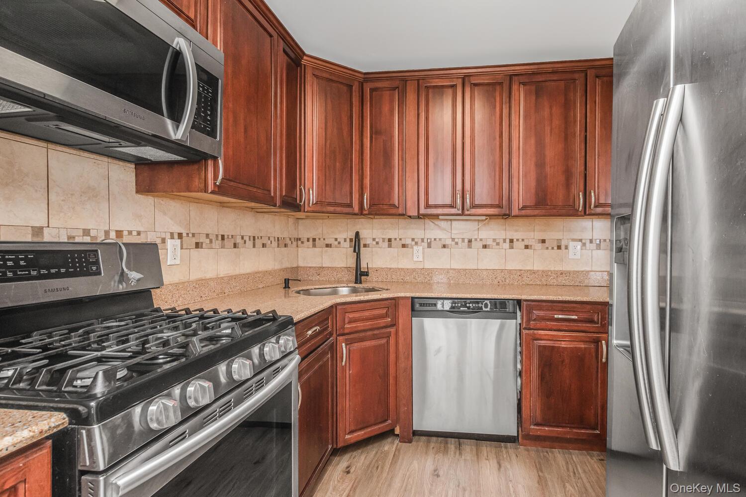 #3 photo, 2035 Central Park Avenue, Yonkers , NY 10710