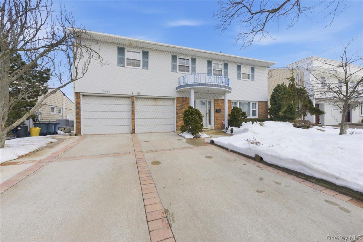 #2 photo, 3881 Greentree Drive, Oceanside , NY 11572